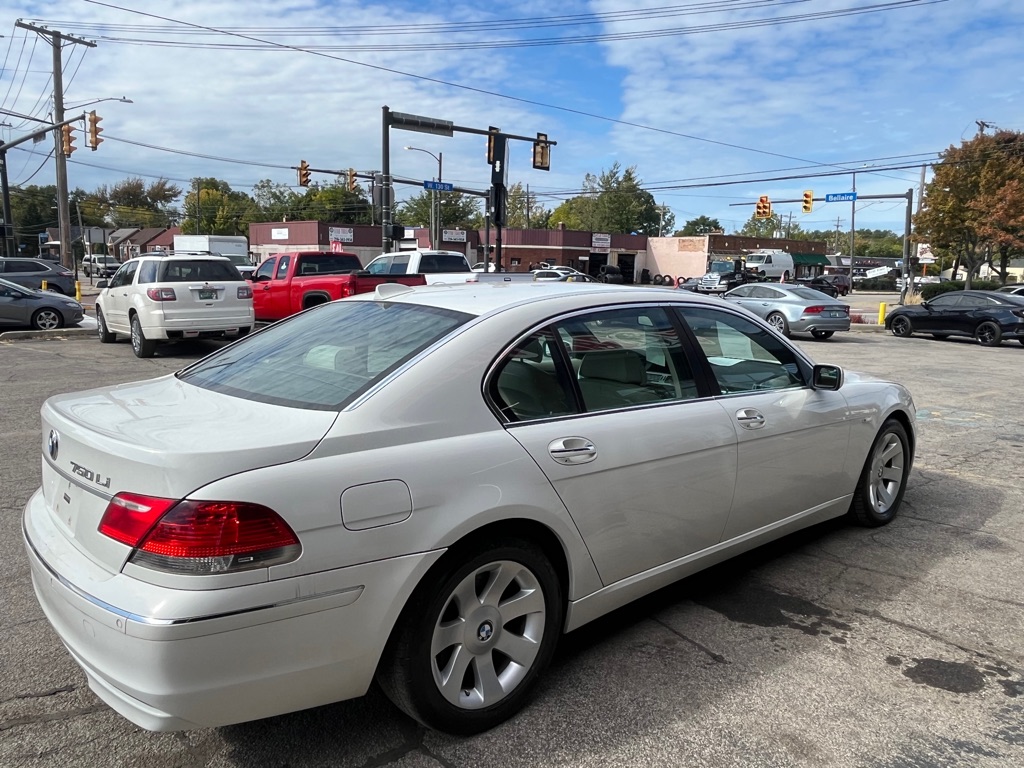 Photo 6 of this BMW 7 SERIES