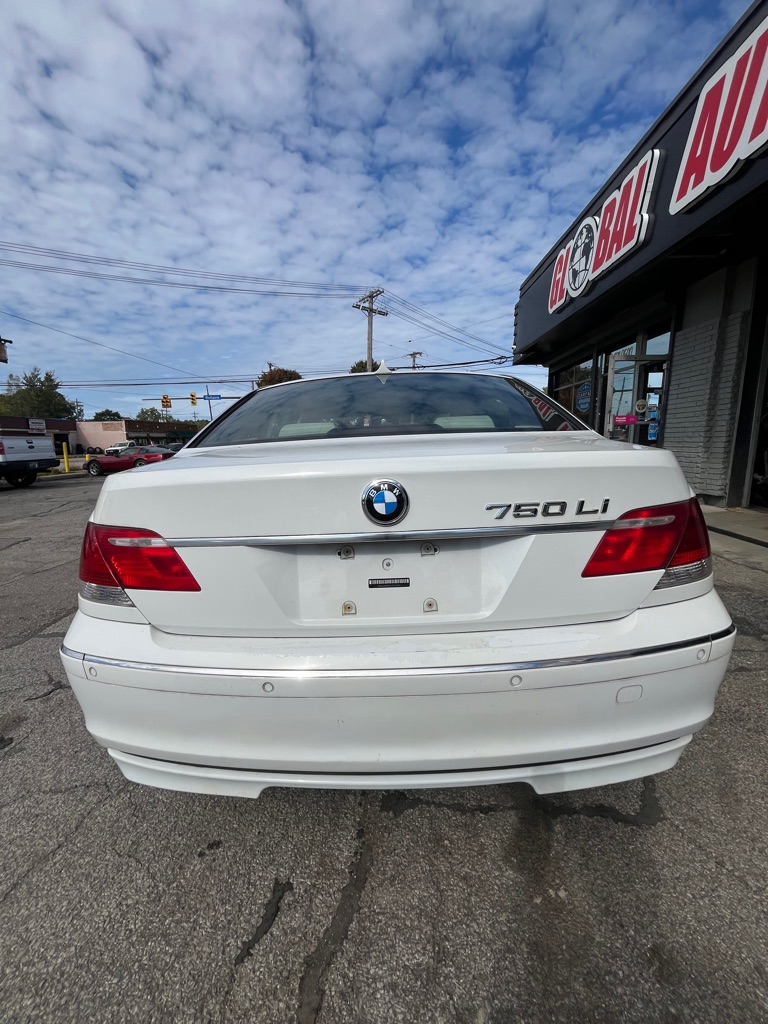 Photo 4 of this BMW 7 SERIES