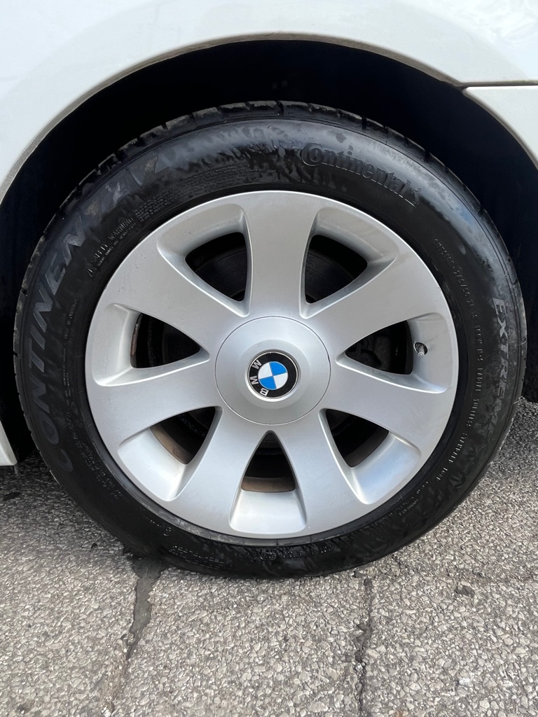 Photo 25 of this BMW 7 SERIES