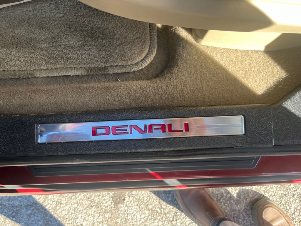Photo 20 of this GMC ACADIA