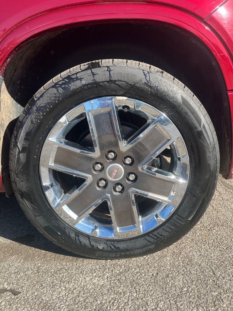Photo 25 of this GMC ACADIA