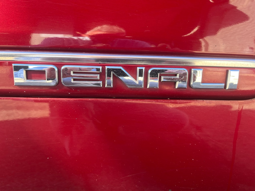 Photo 11 of this GMC ACADIA