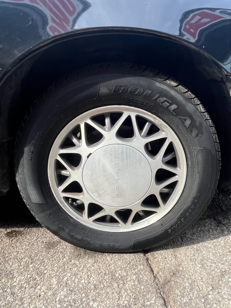 Photo 18 of this BUICK LESABRE