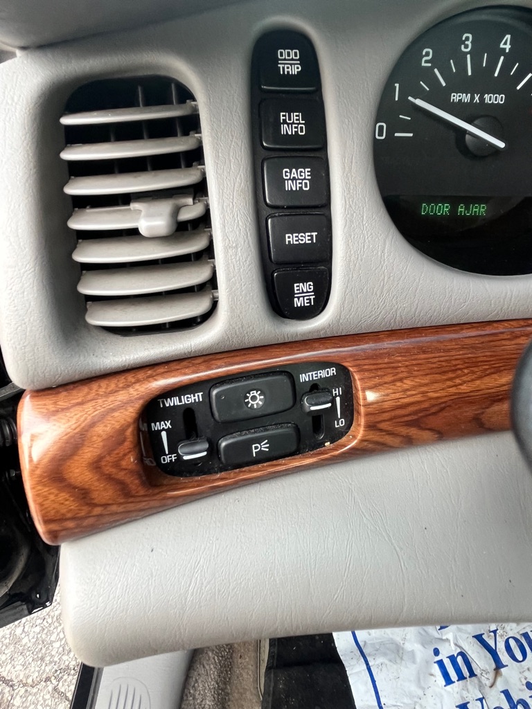 Photo 13 of this BUICK LESABRE