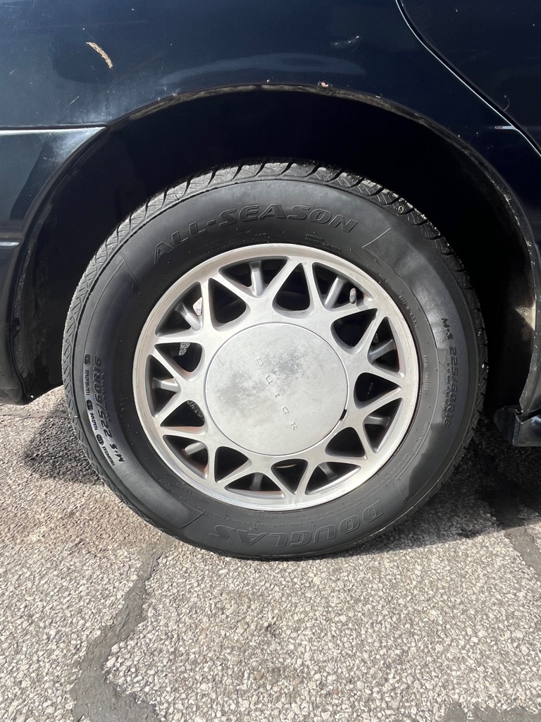 Photo 19 of this BUICK LESABRE
