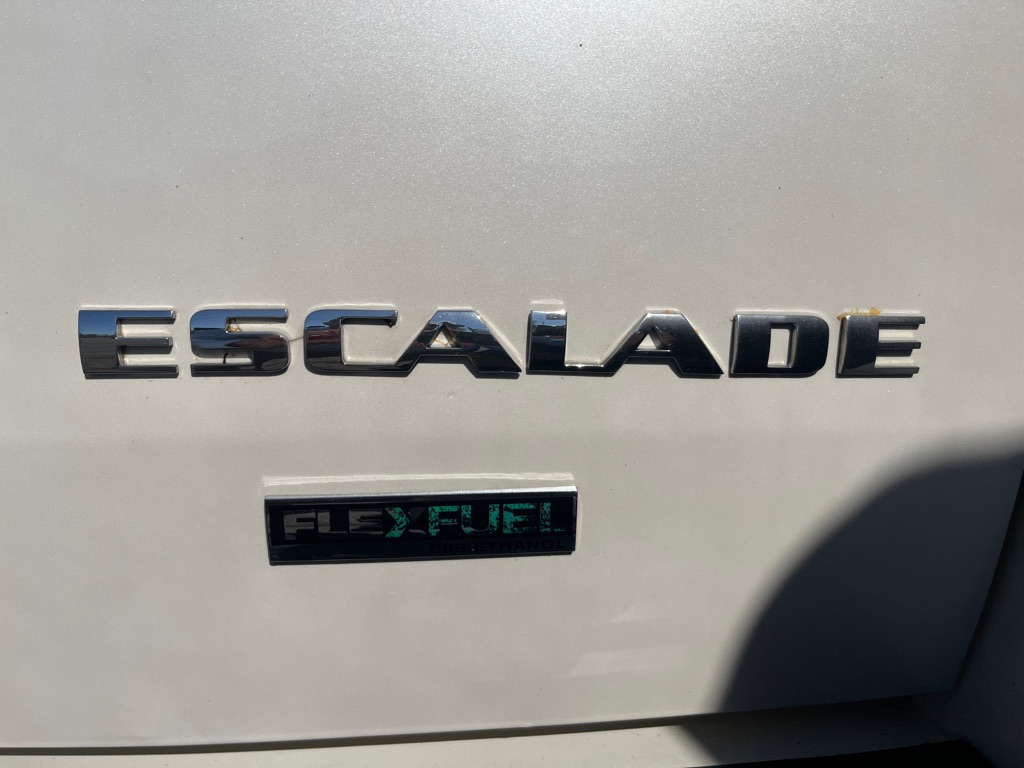 Photo 9 of this CADILLAC ESCALADE