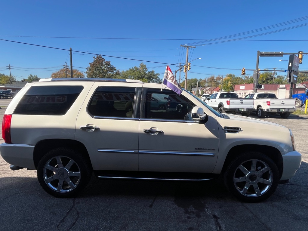 Photo 3 of this CADILLAC ESCALADE