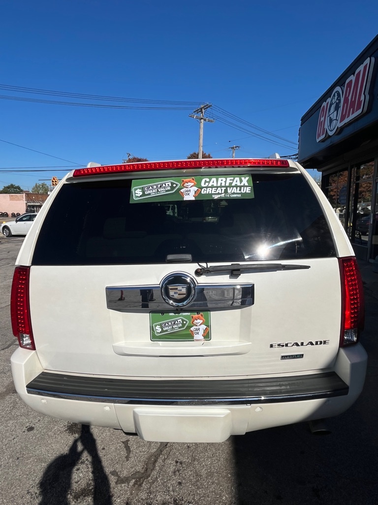 Photo 4 of this CADILLAC ESCALADE