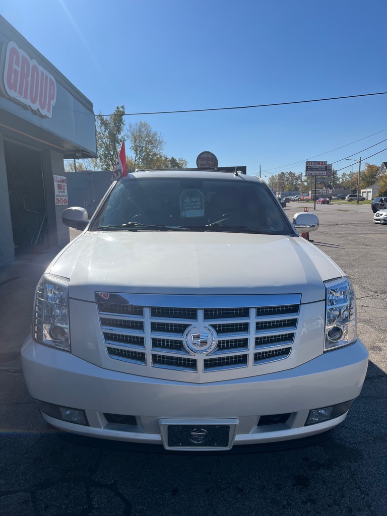Photo 2 of this CADILLAC ESCALADE