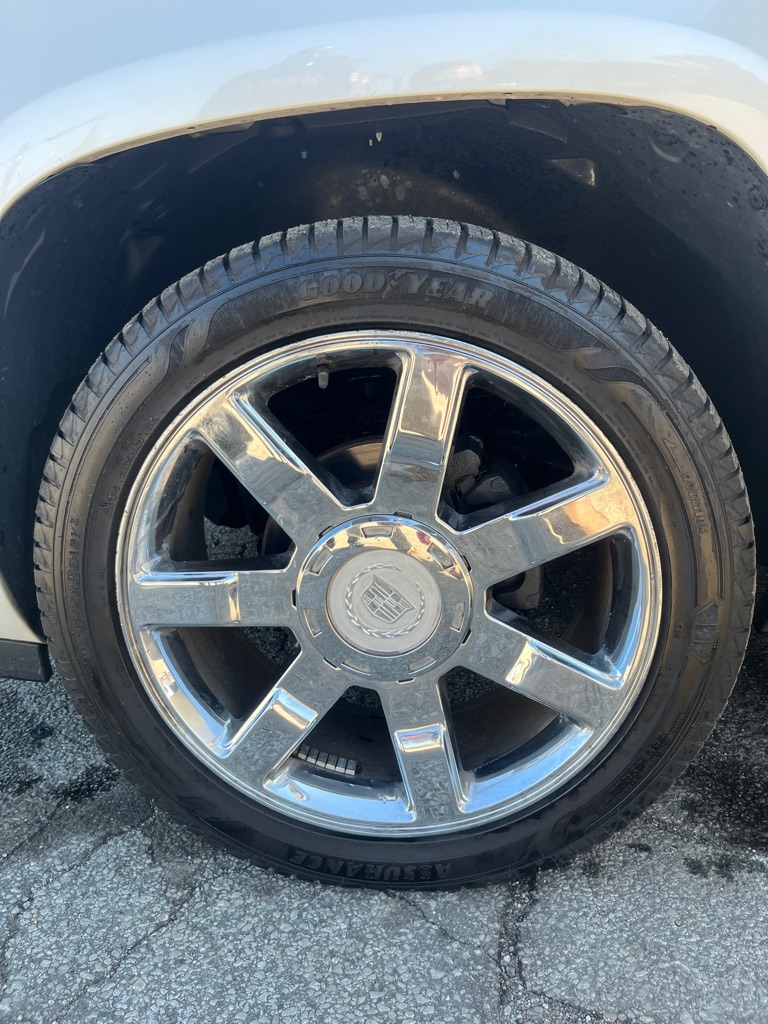 Photo 21 of this CADILLAC ESCALADE