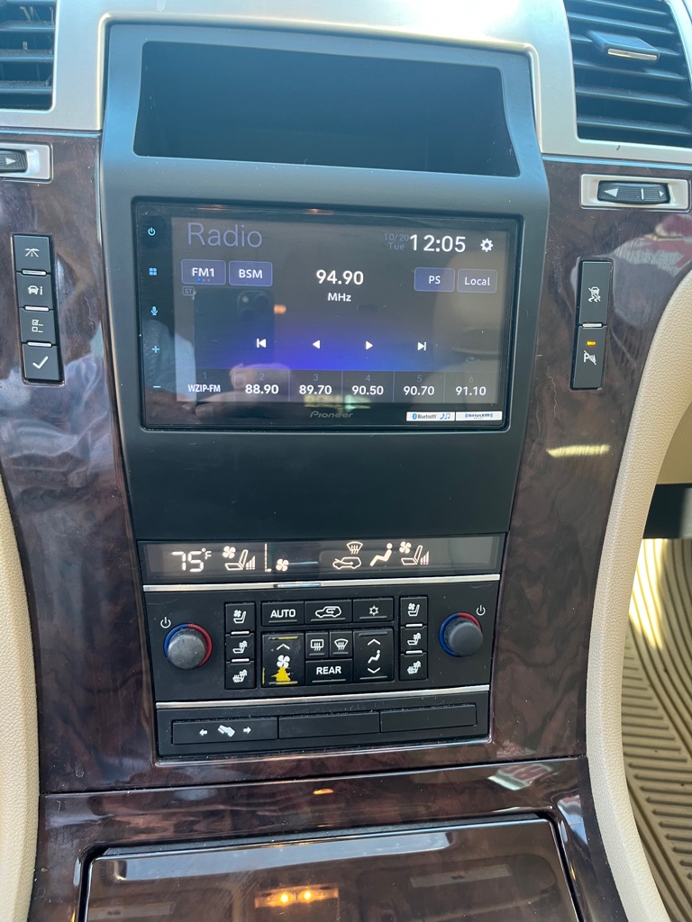 Photo 18 of this CADILLAC ESCALADE