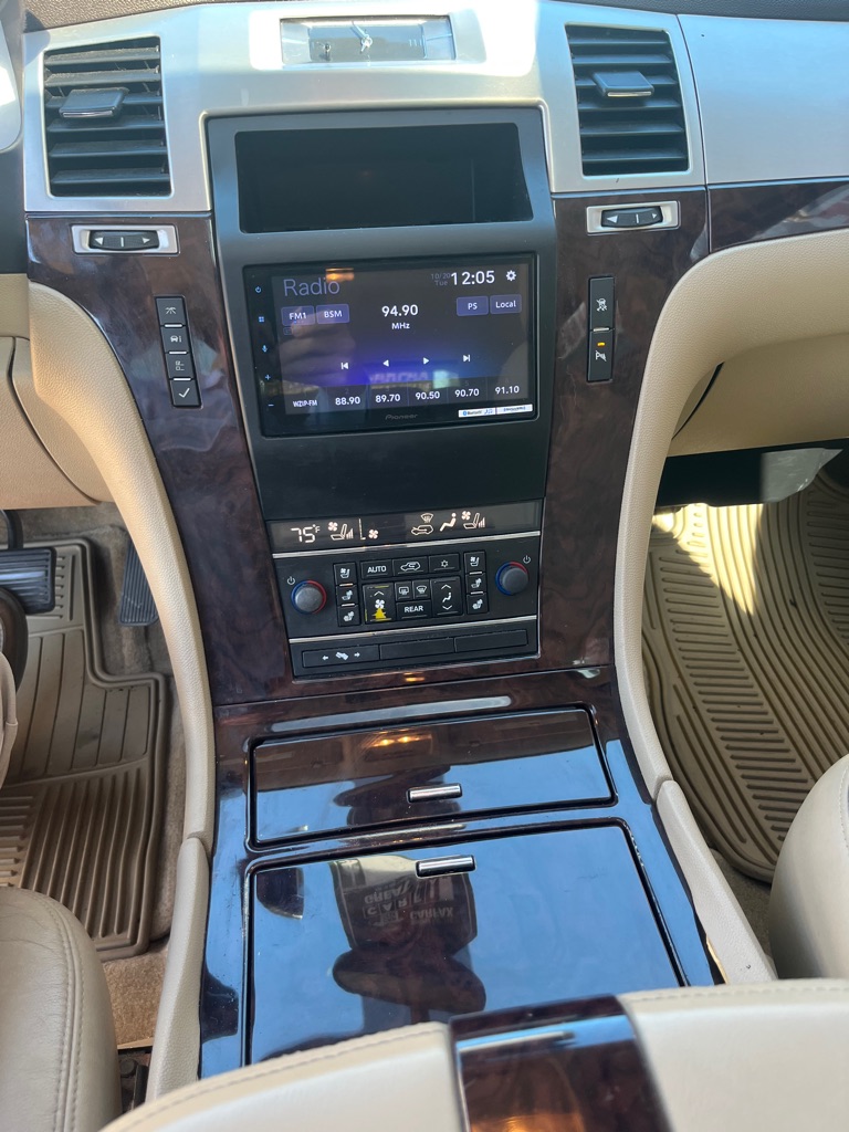 Photo 19 of this CADILLAC ESCALADE