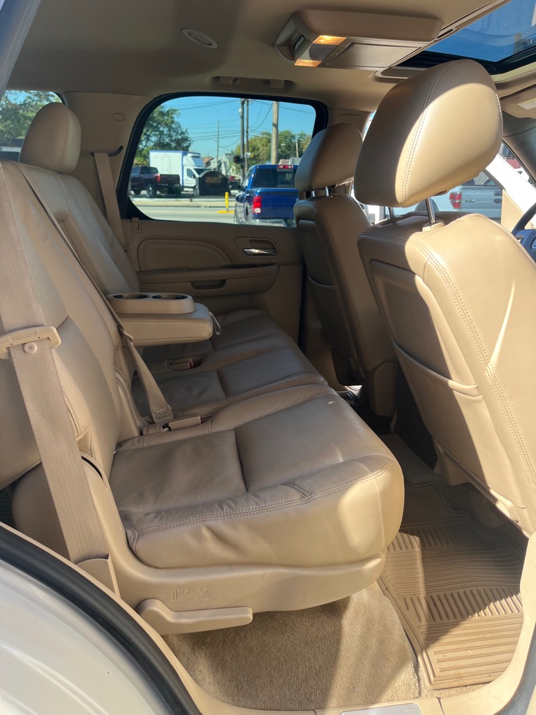 Photo 28 of this CADILLAC ESCALADE
