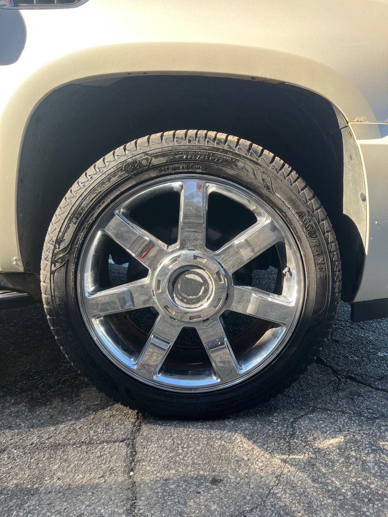 Photo 24 of this CADILLAC ESCALADE