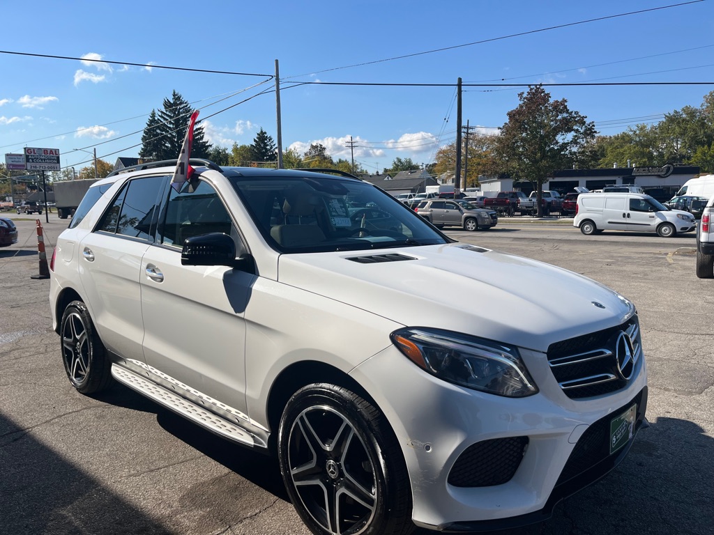 Photo 8 of this MERCEDES-BENZ GLE