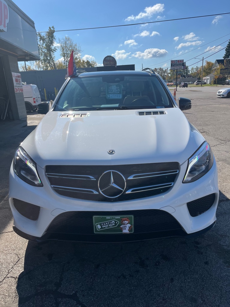 Photo 2 of this MERCEDES-BENZ GLE