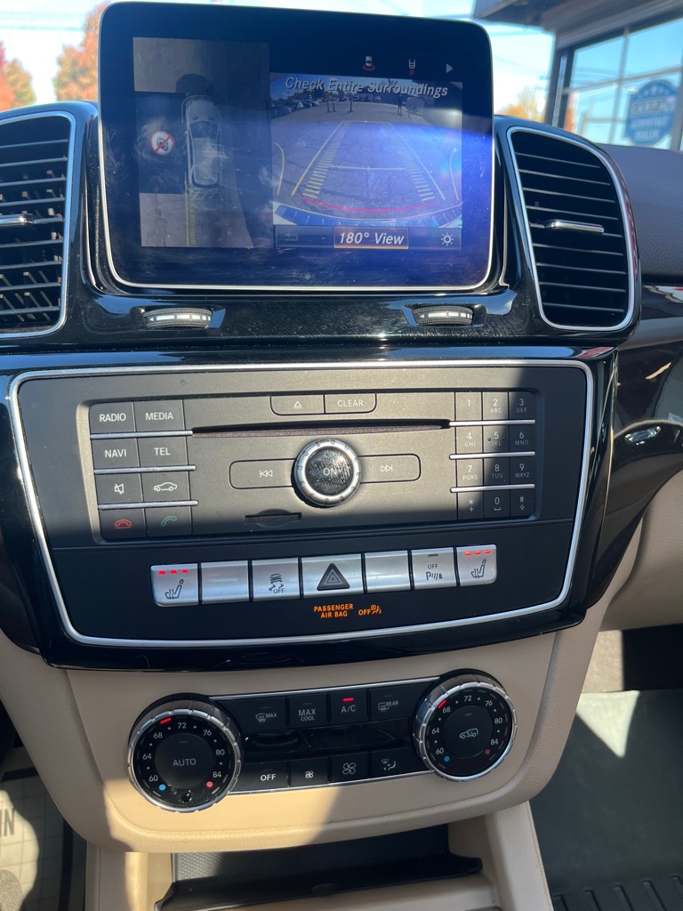 Photo 20 of this MERCEDES-BENZ GLE