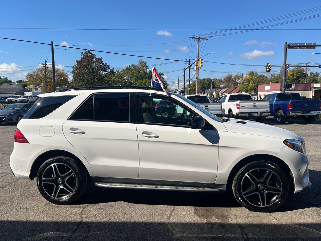 Photo 3 of this MERCEDES-BENZ GLE