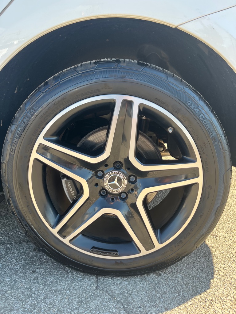 Photo 26 of this MERCEDES-BENZ GLE