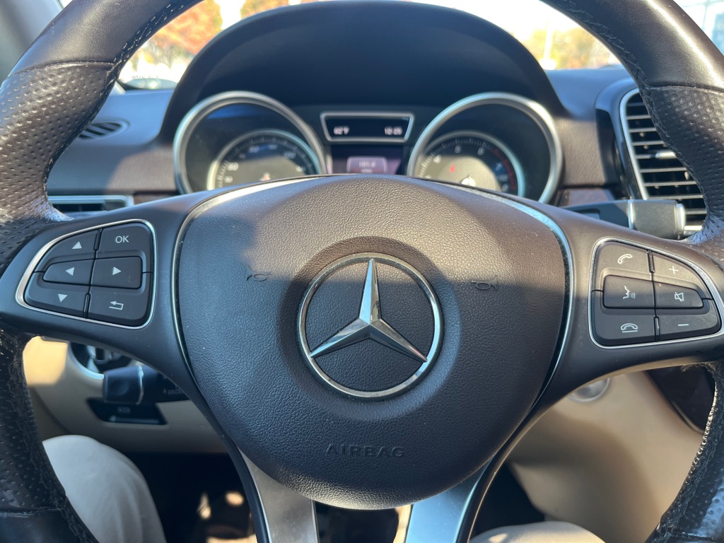 Photo 22 of this MERCEDES-BENZ GLE