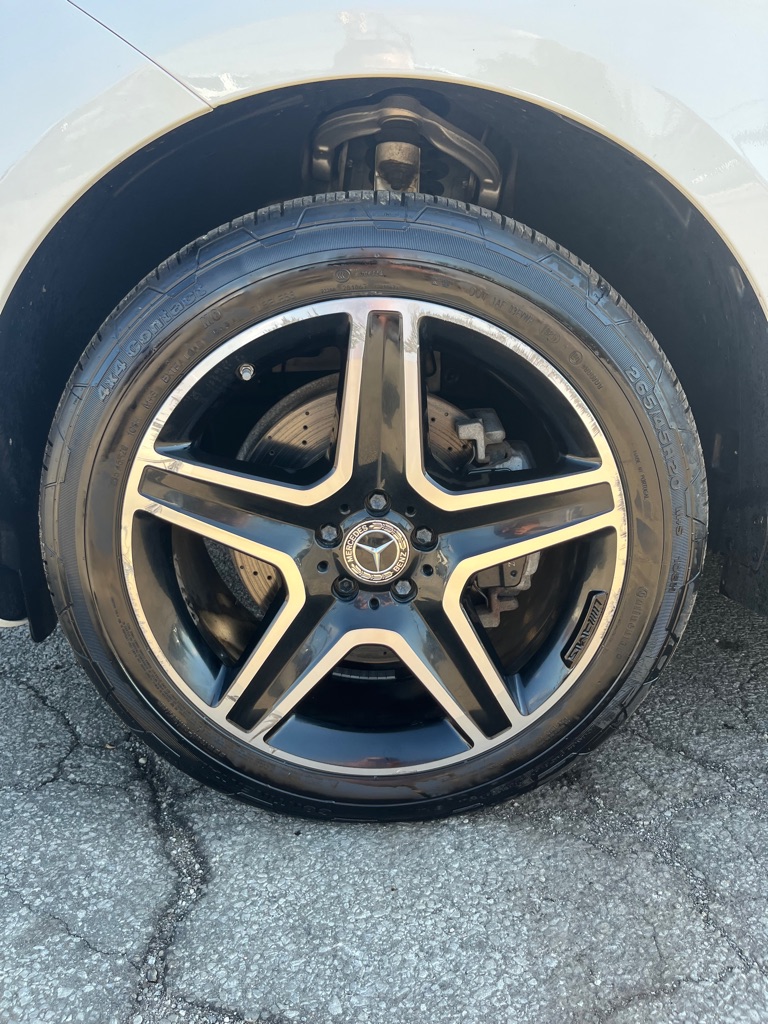 Photo 27 of this MERCEDES-BENZ GLE