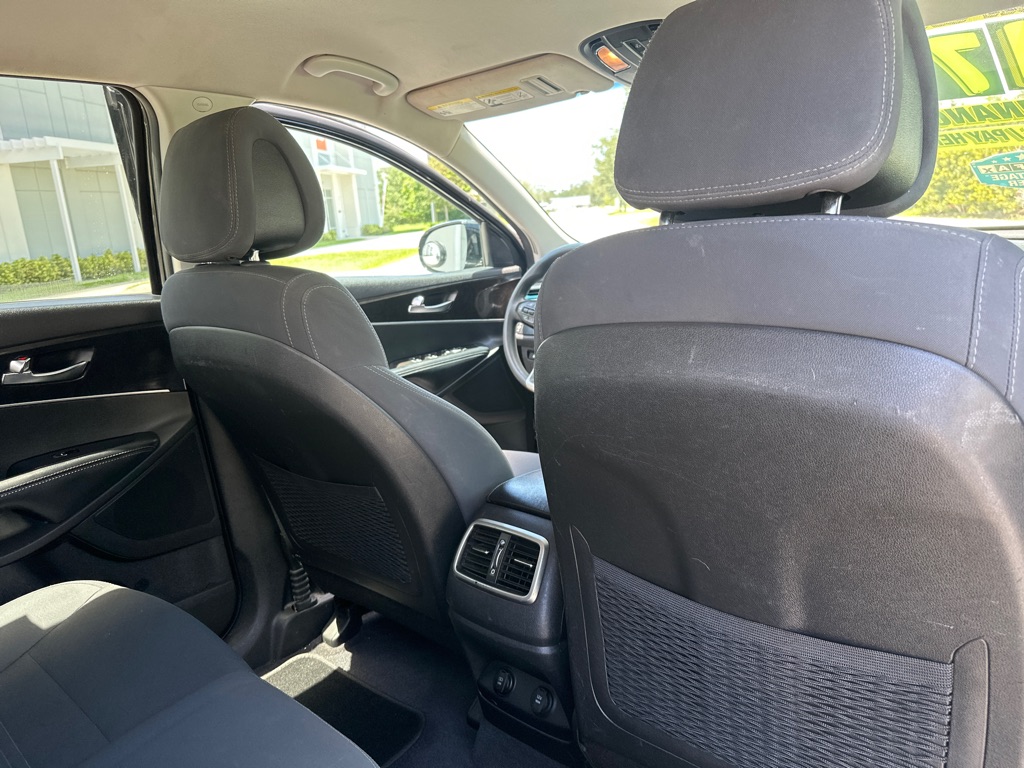 Photo 31 of this KIA SORENTO
