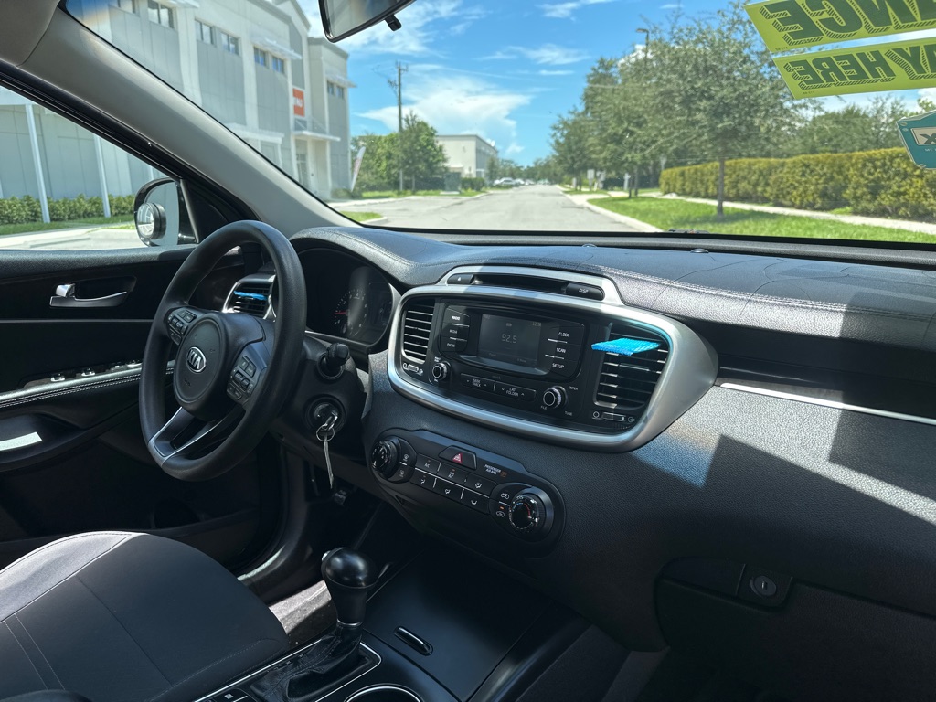 Photo 28 of this KIA SORENTO