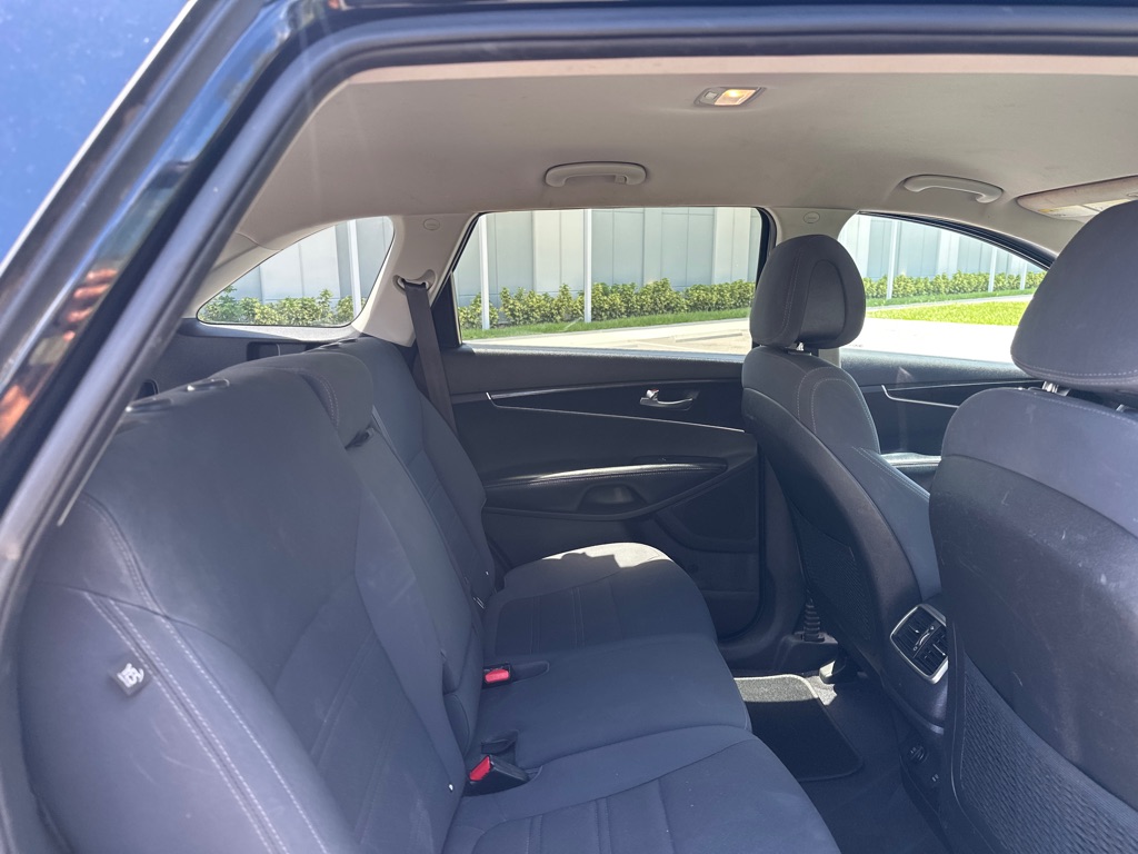 Photo 30 of this KIA SORENTO