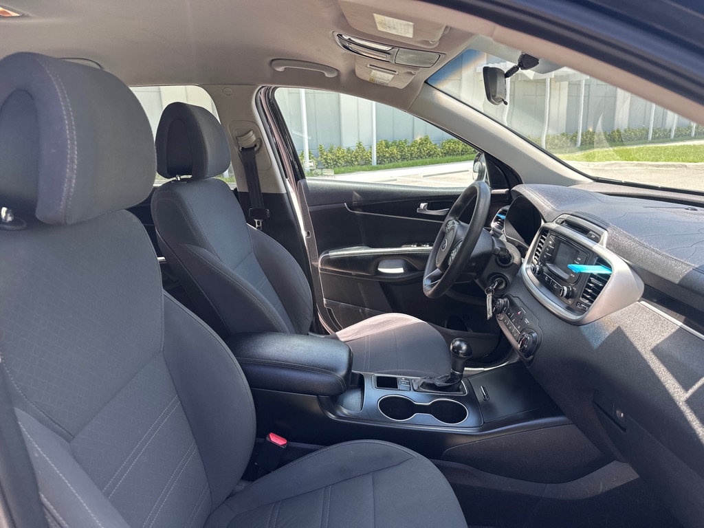 Photo 27 of this KIA SORENTO