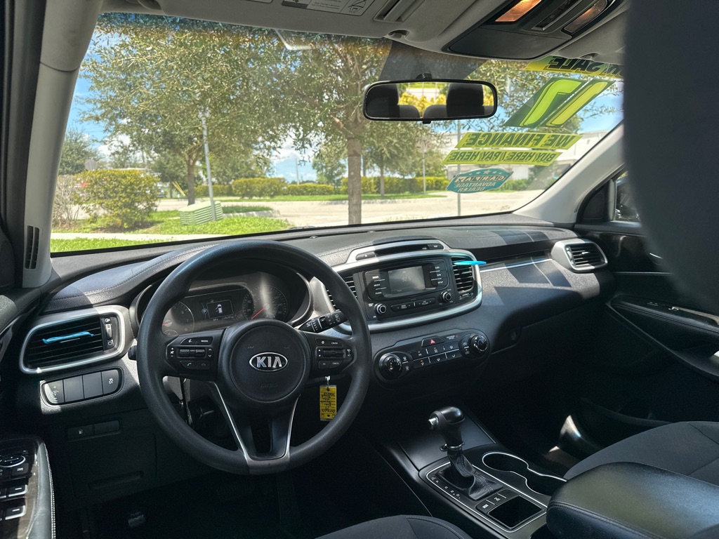 Photo 16 of this KIA SORENTO