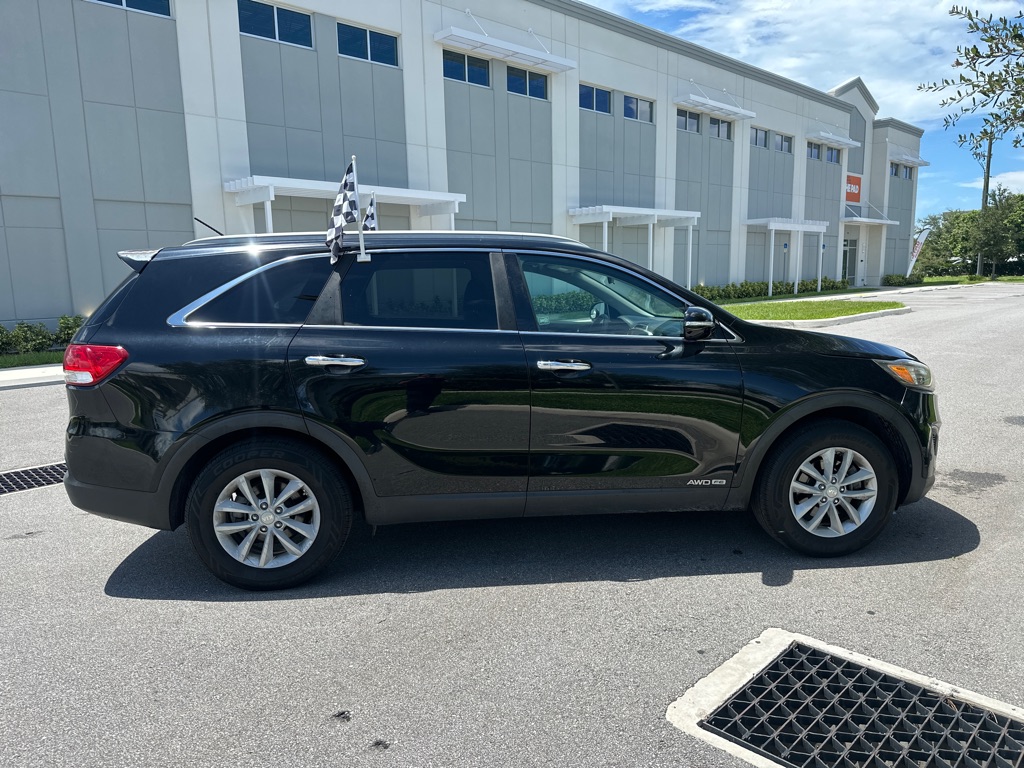 Photo 4 of this KIA SORENTO
