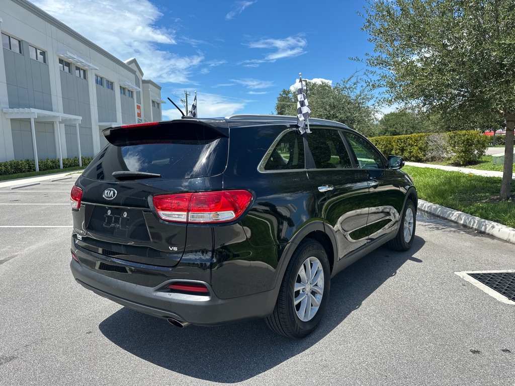 Photo 5 of this KIA SORENTO
