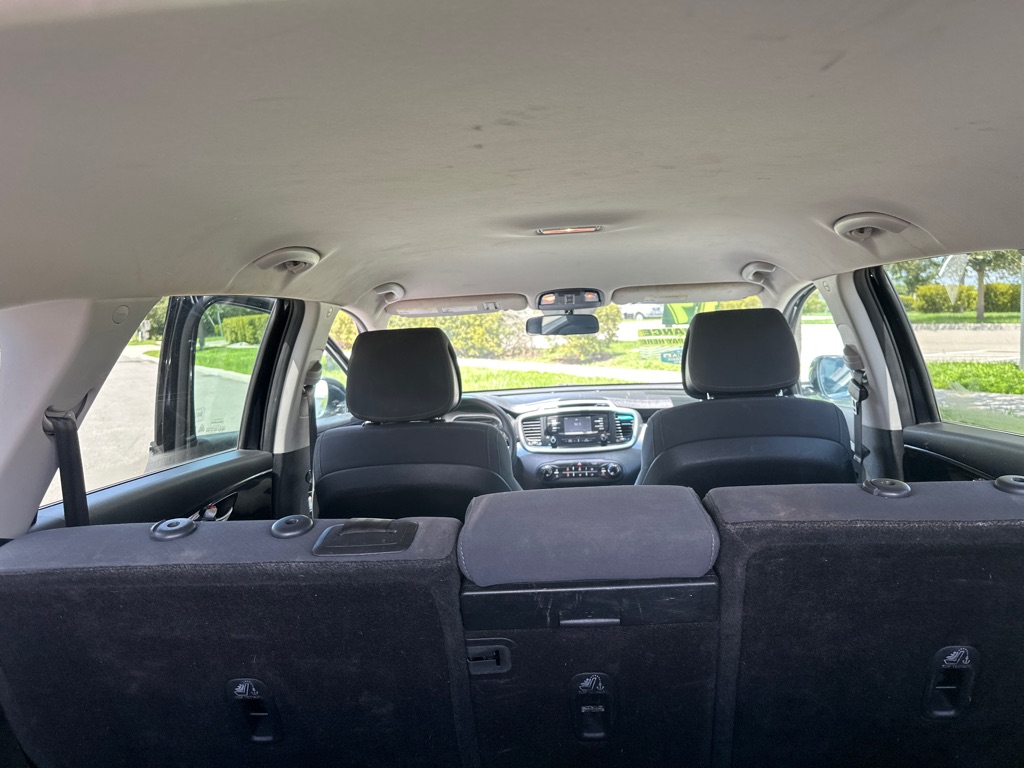 Photo 33 of this KIA SORENTO