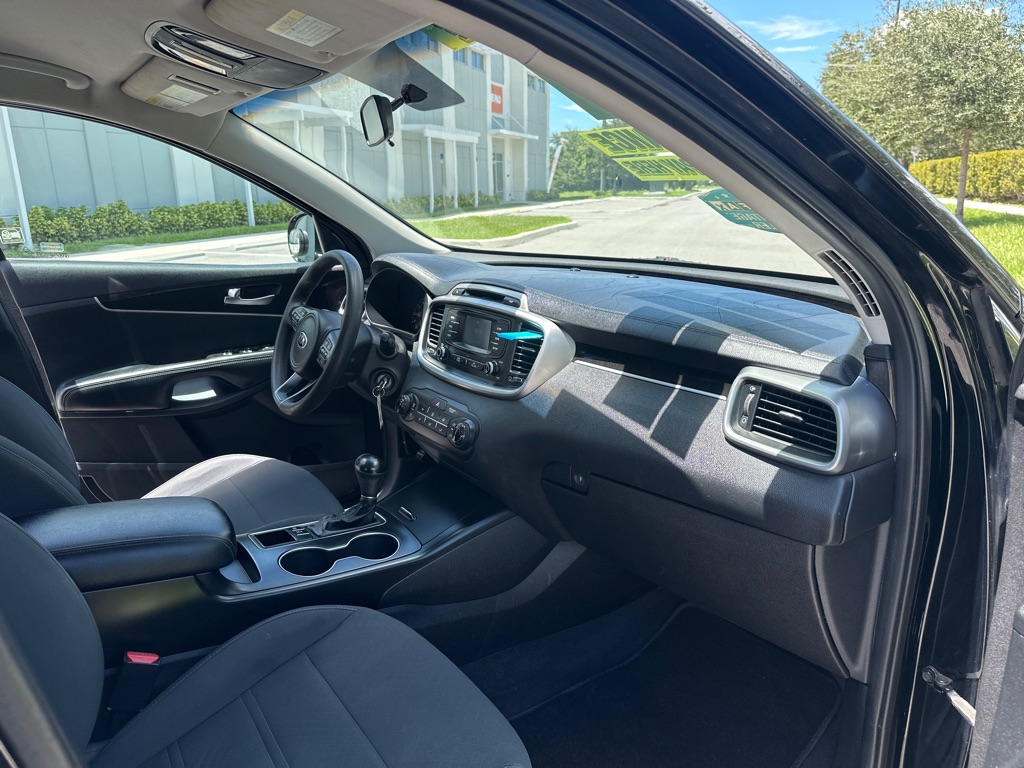 Photo 26 of this KIA SORENTO