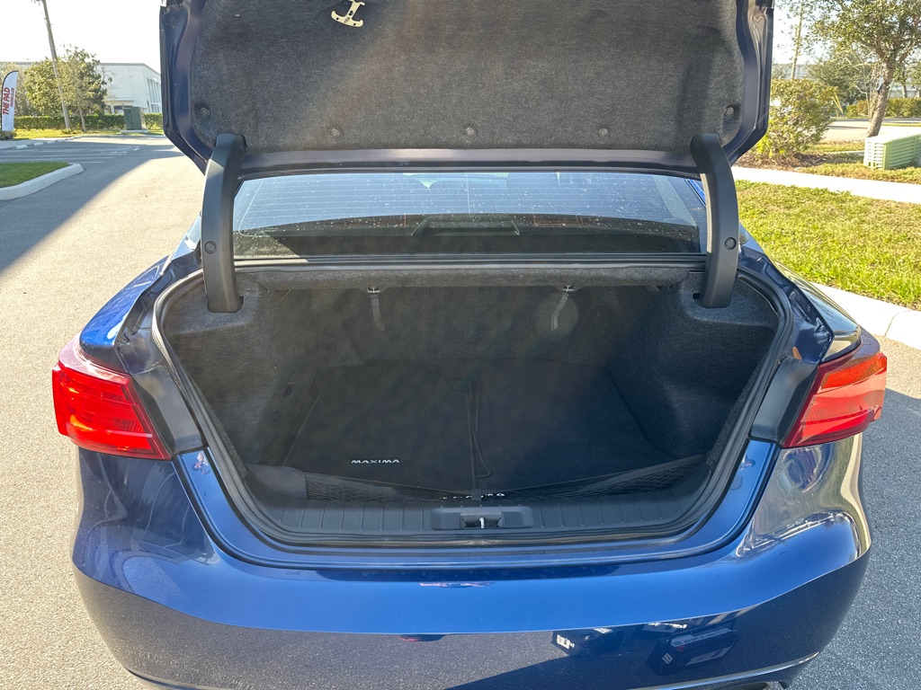 Photo 32 of this NISSAN MAXIMA