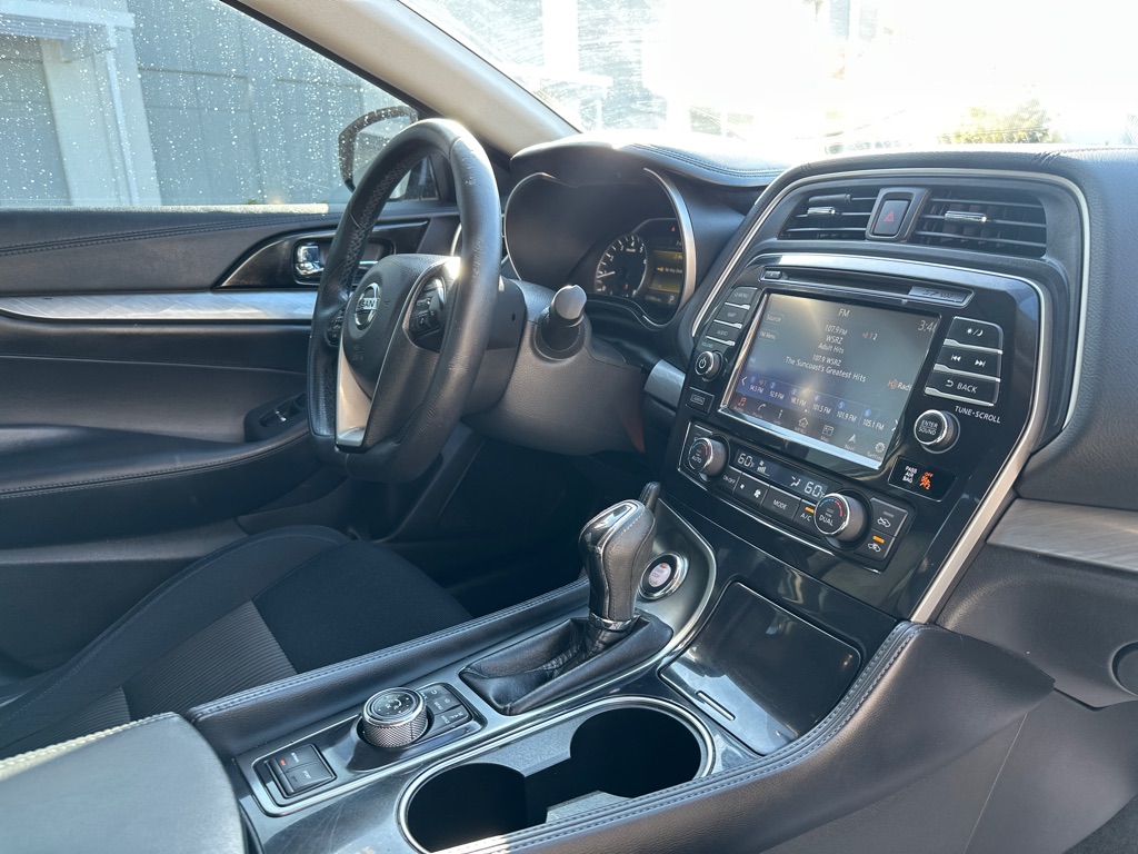 Photo 28 of this NISSAN MAXIMA