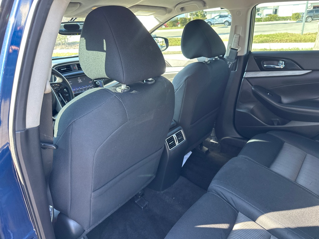 Photo 14 of this NISSAN MAXIMA