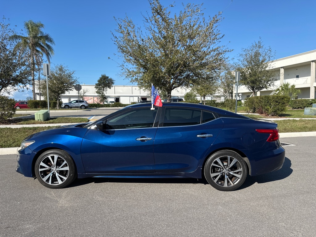 Photo 8 of this NISSAN MAXIMA