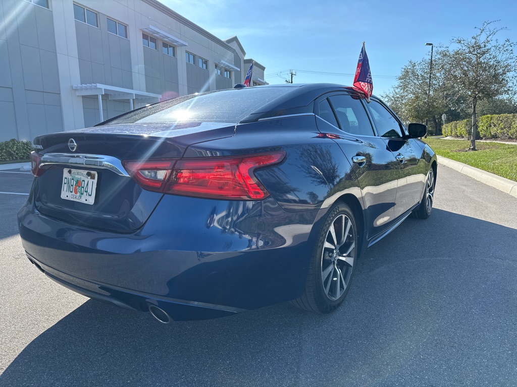 Photo 5 of this NISSAN MAXIMA