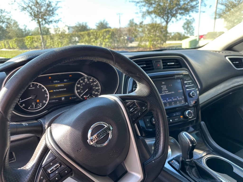 Photo 22 of this NISSAN MAXIMA