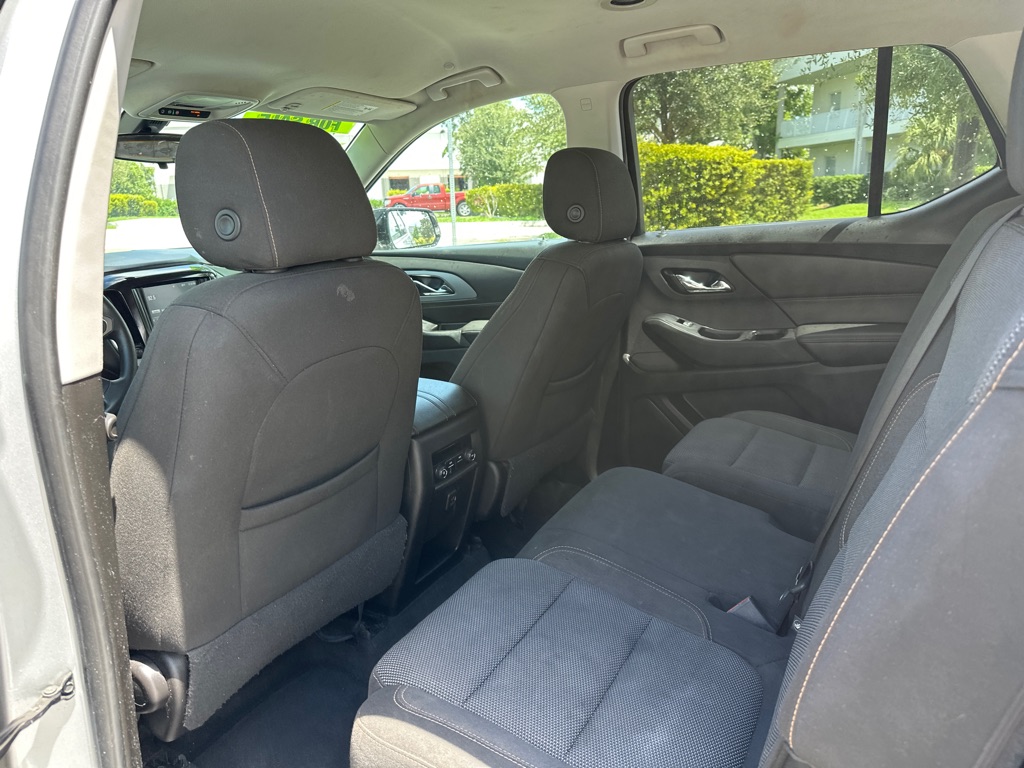 Photo 14 of this CHEVROLET TRAVERSE