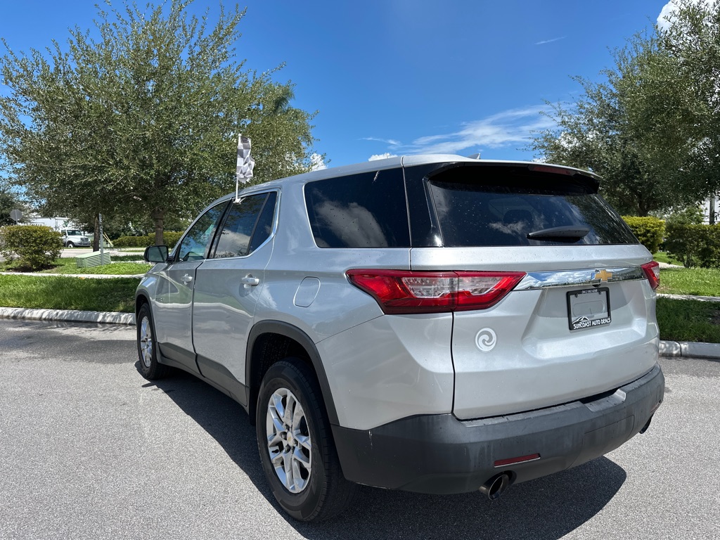 Photo 7 of this CHEVROLET TRAVERSE