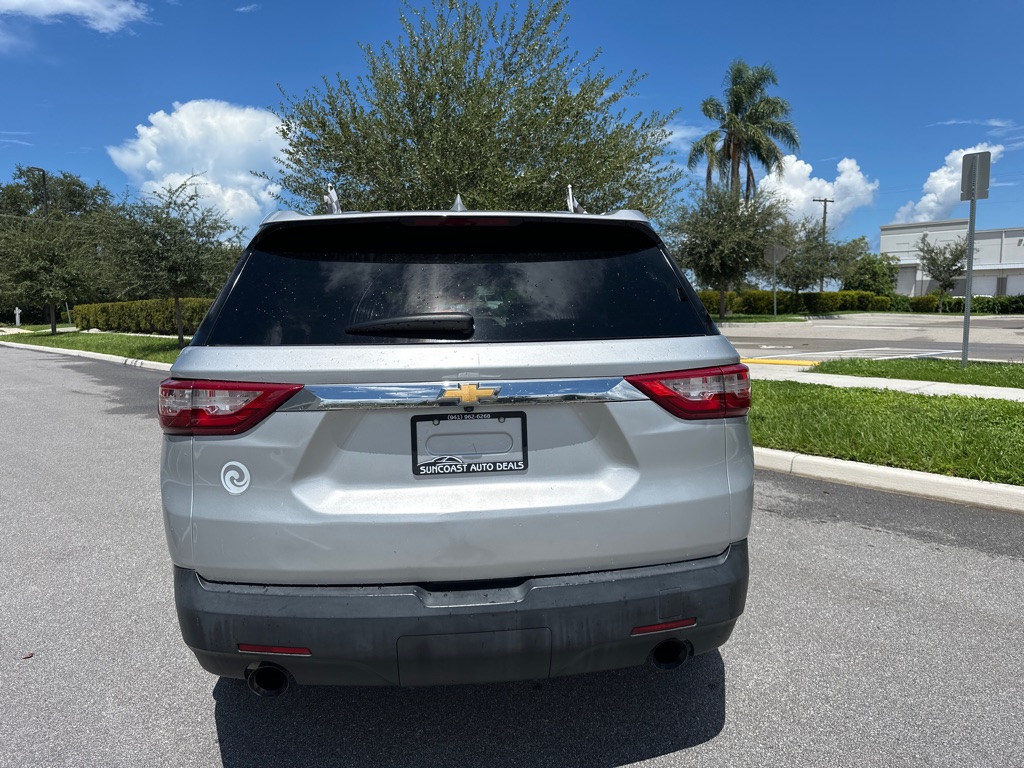 Photo 6 of this CHEVROLET TRAVERSE