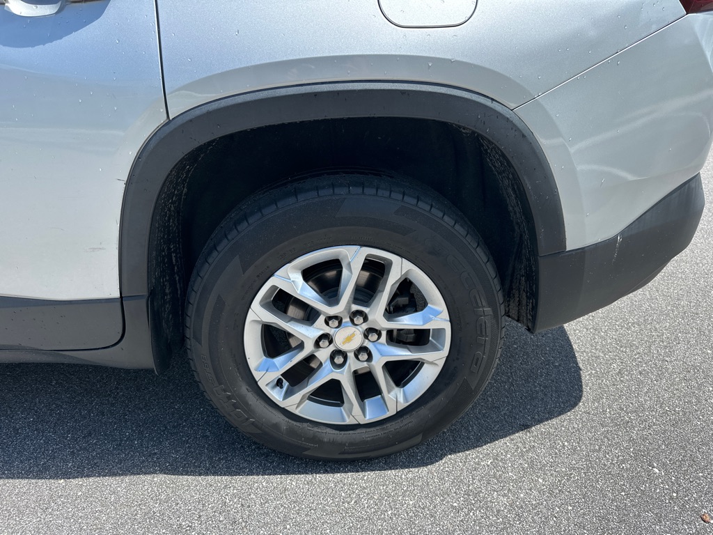 Photo 9 of this CHEVROLET TRAVERSE