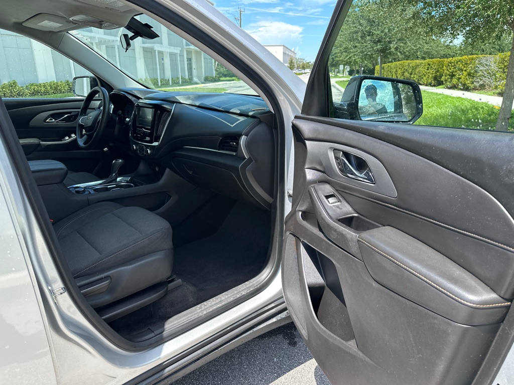 Photo 25 of this CHEVROLET TRAVERSE