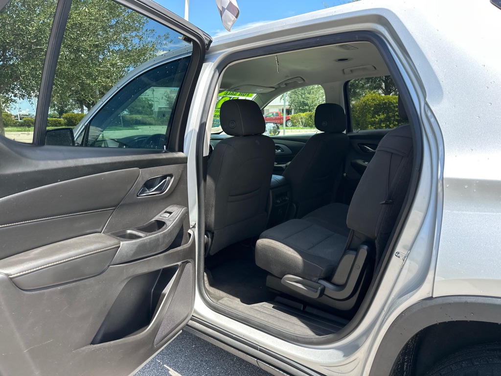 Photo 13 of this CHEVROLET TRAVERSE