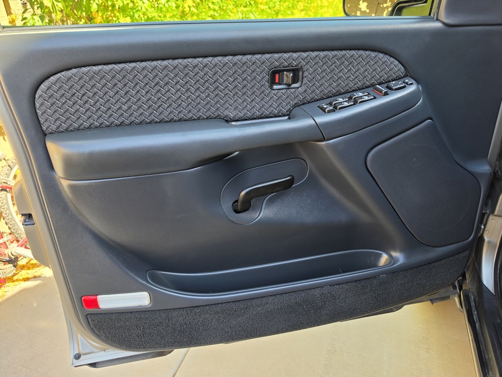 Photo 35 of this CHEVROLET AVALANCHE