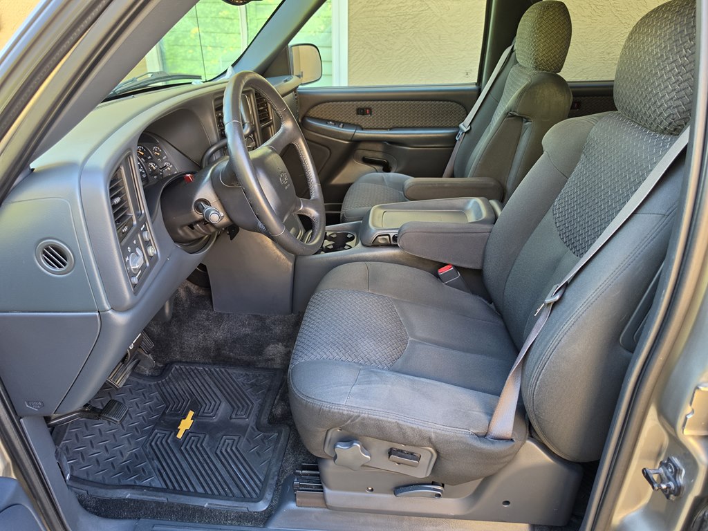 Photo 33 of this CHEVROLET AVALANCHE