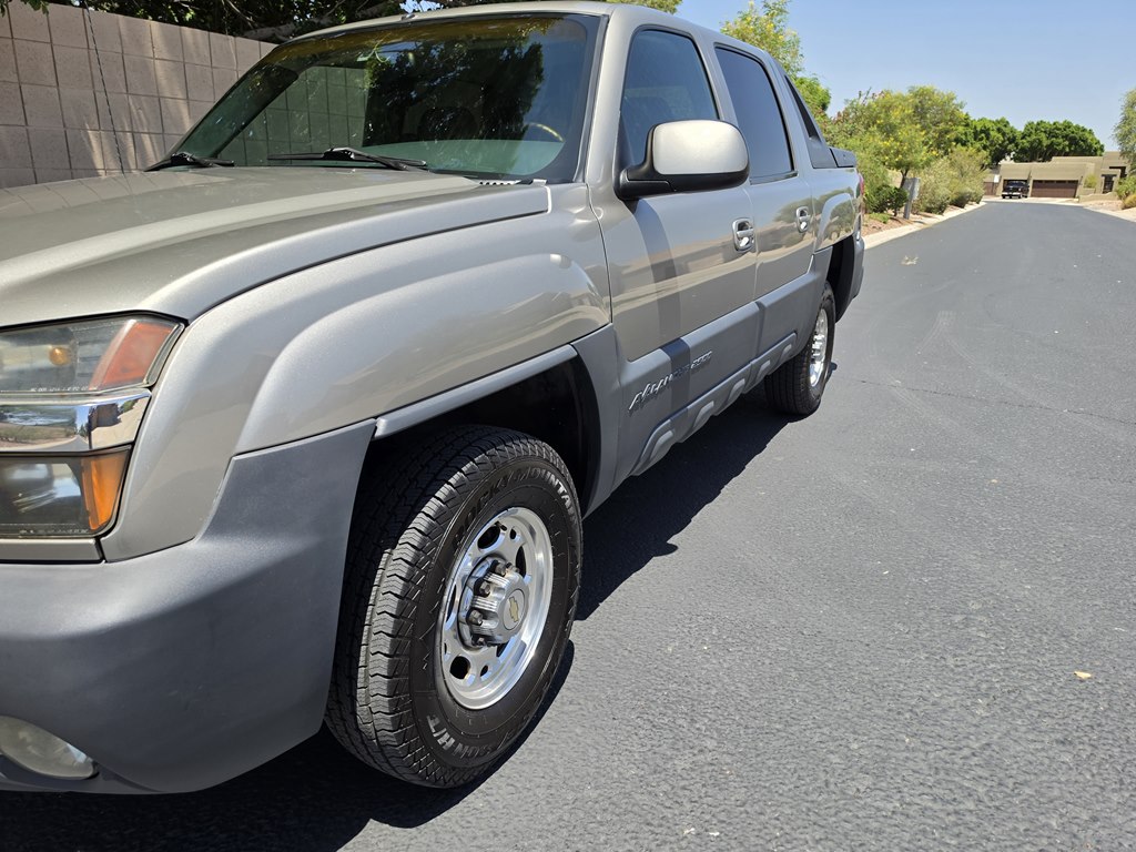 Photo 19 of this CHEVROLET AVALANCHE