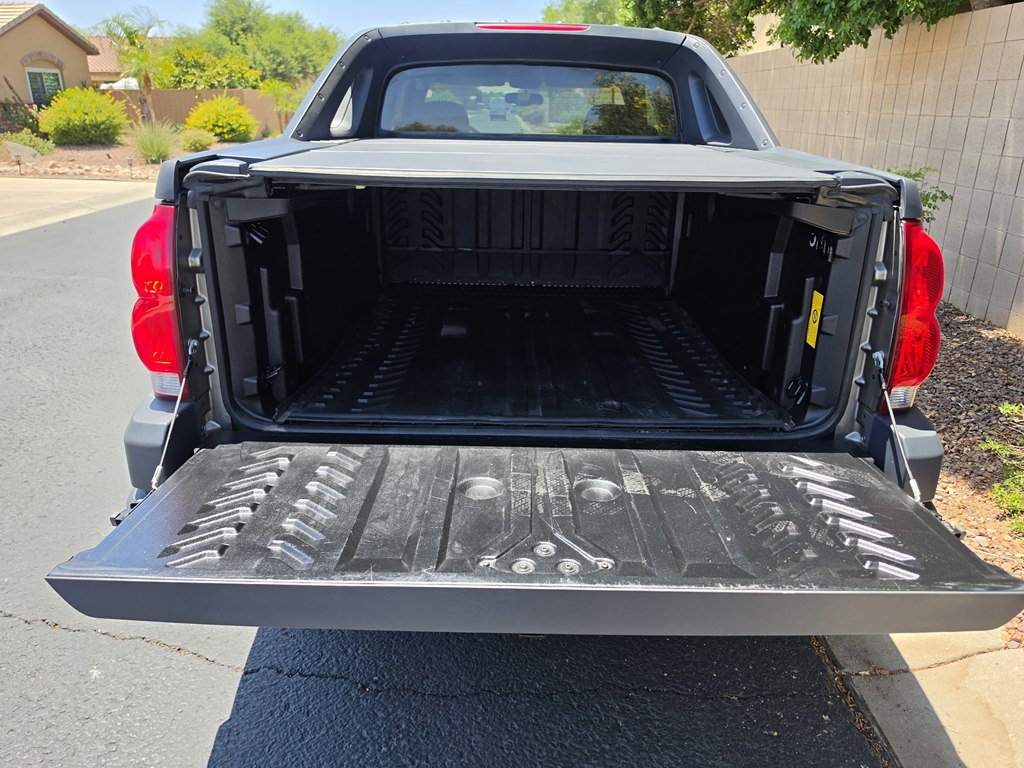 Photo 8 of this CHEVROLET AVALANCHE